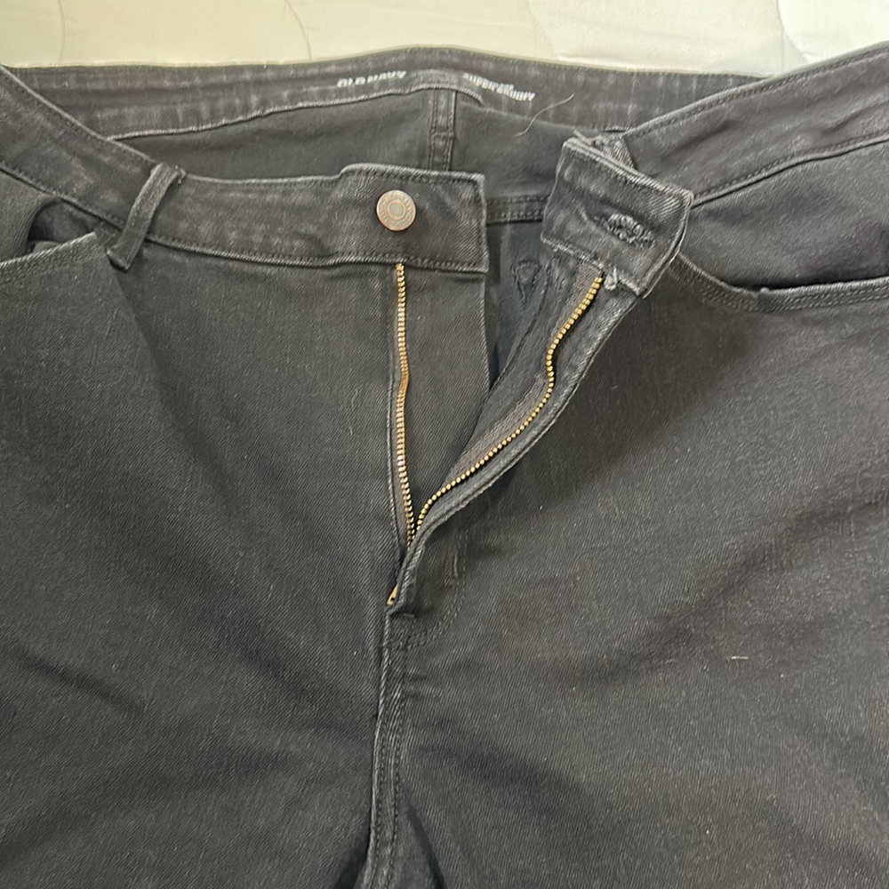 Old navy black high rise skinny jean - Picture 2 of 3